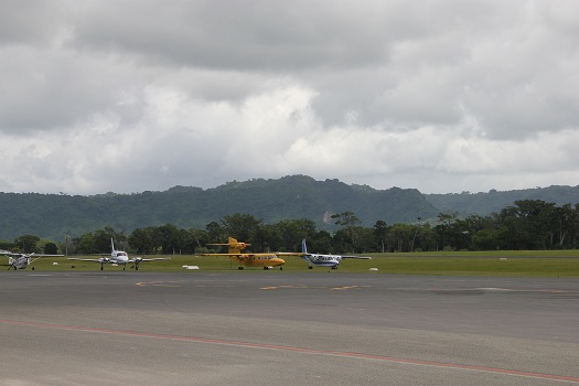 Port Vila: Bauerfield Airport Tarmac
